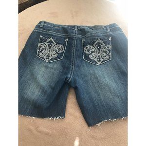 Womens Zco Jeans Size 22 Demim Embellished‎ Shorts 19” Across Distressed Bling